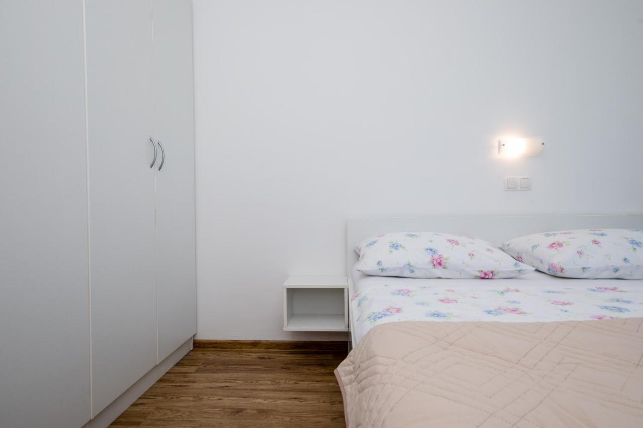 Zeljko Apartmani Лопар Екстер'єр фото